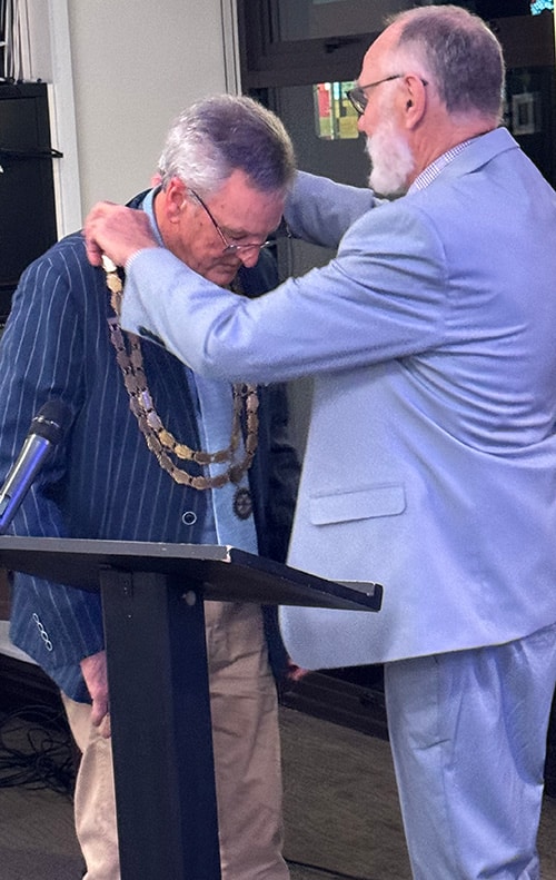 Passing the Chain of Office from Outgoing President to Incoming President 